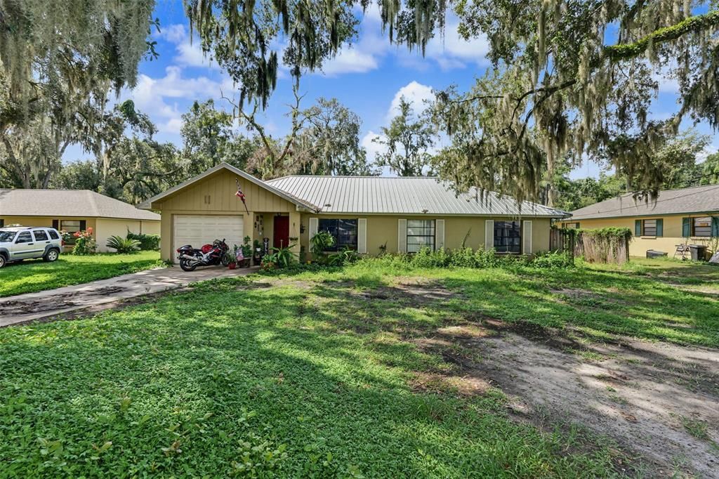 Activo con contrato: $254,900 (3 camas, 2 baños, 1252 Pies cuadrados)