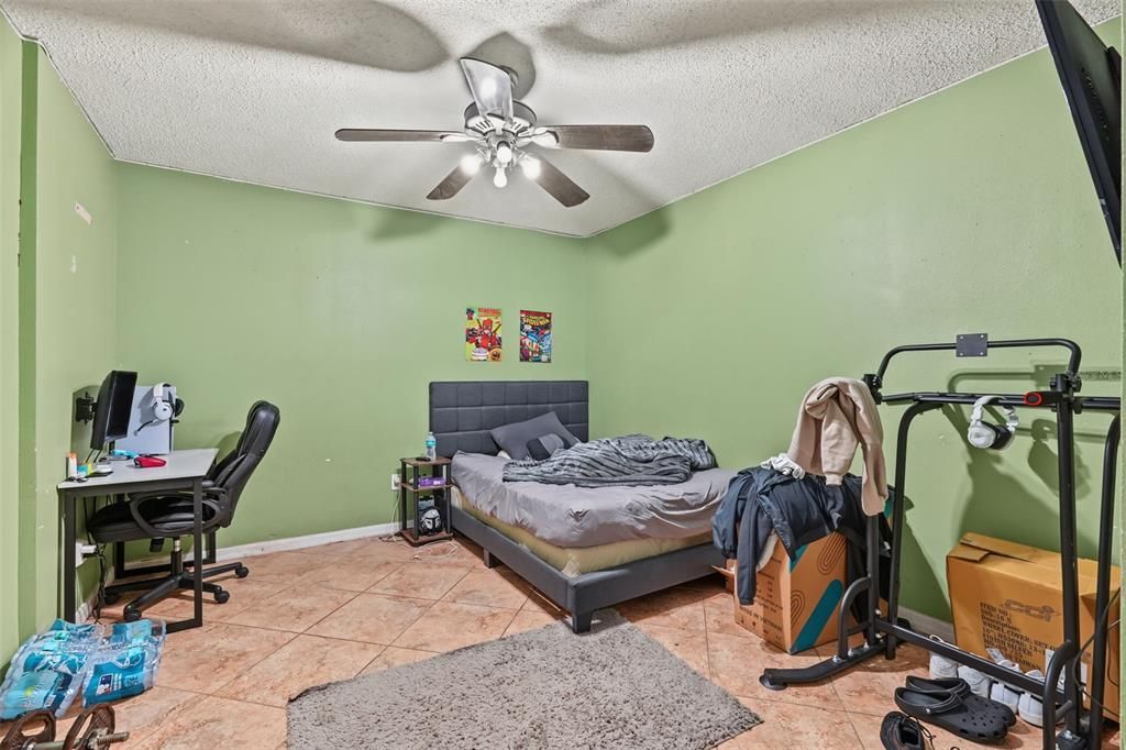 Activo con contrato: $254,900 (3 camas, 2 baños, 1252 Pies cuadrados)