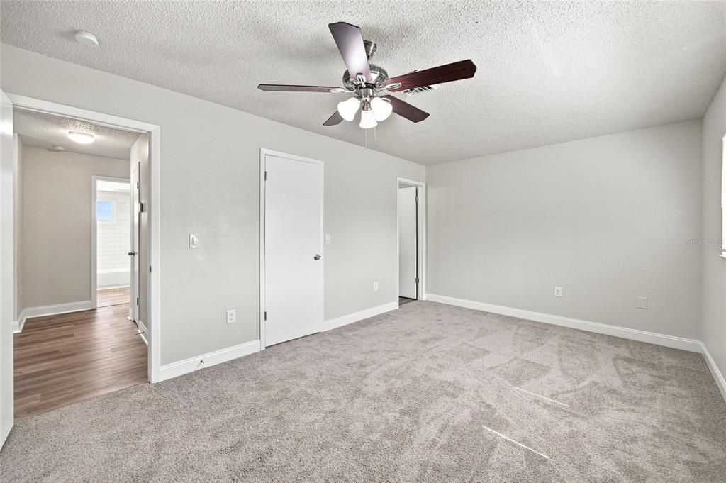 For Sale: $269,900 (2 beds, 2 baths, 1303 Square Feet)