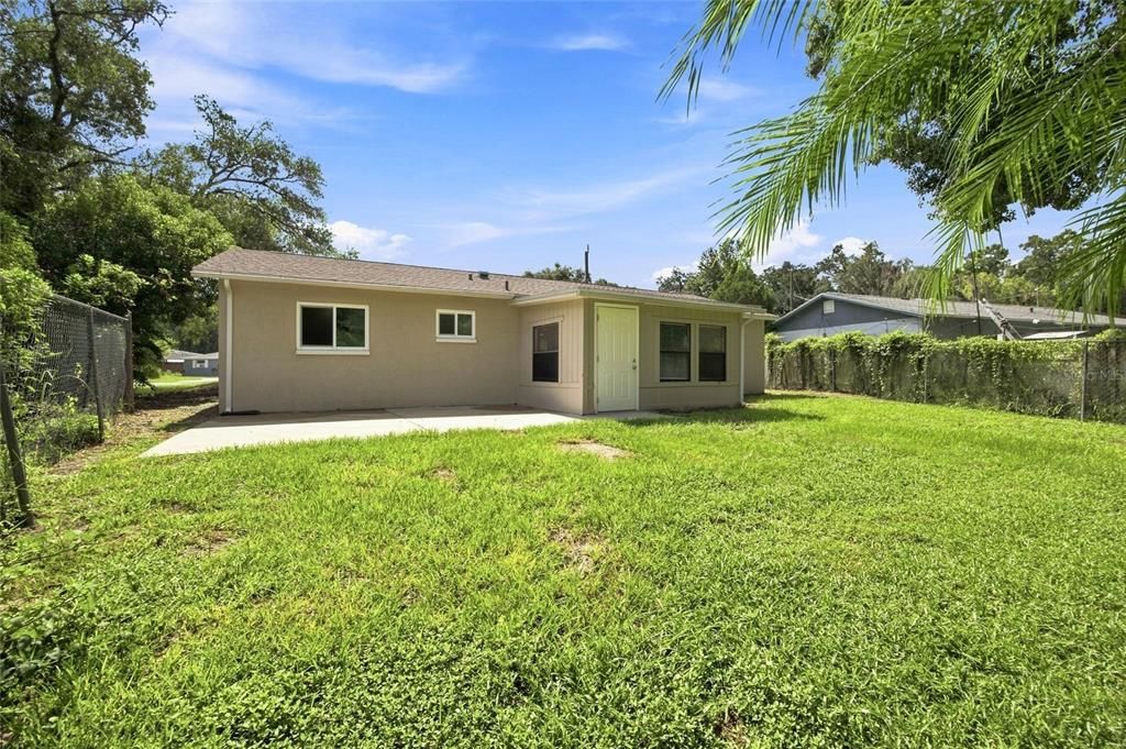 For Sale: $269,900 (2 beds, 2 baths, 1303 Square Feet)