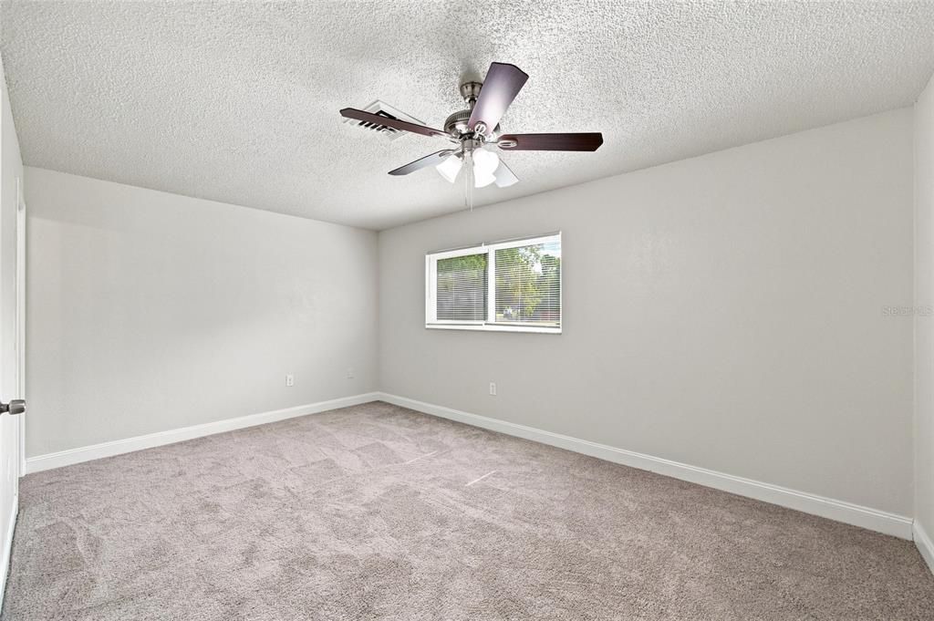 For Sale: $269,900 (2 beds, 2 baths, 1303 Square Feet)