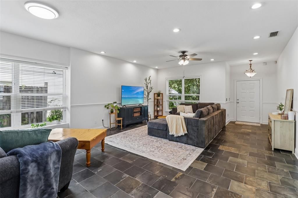For Sale: $450,000 (3 beds, 2 baths, 1690 Square Feet)