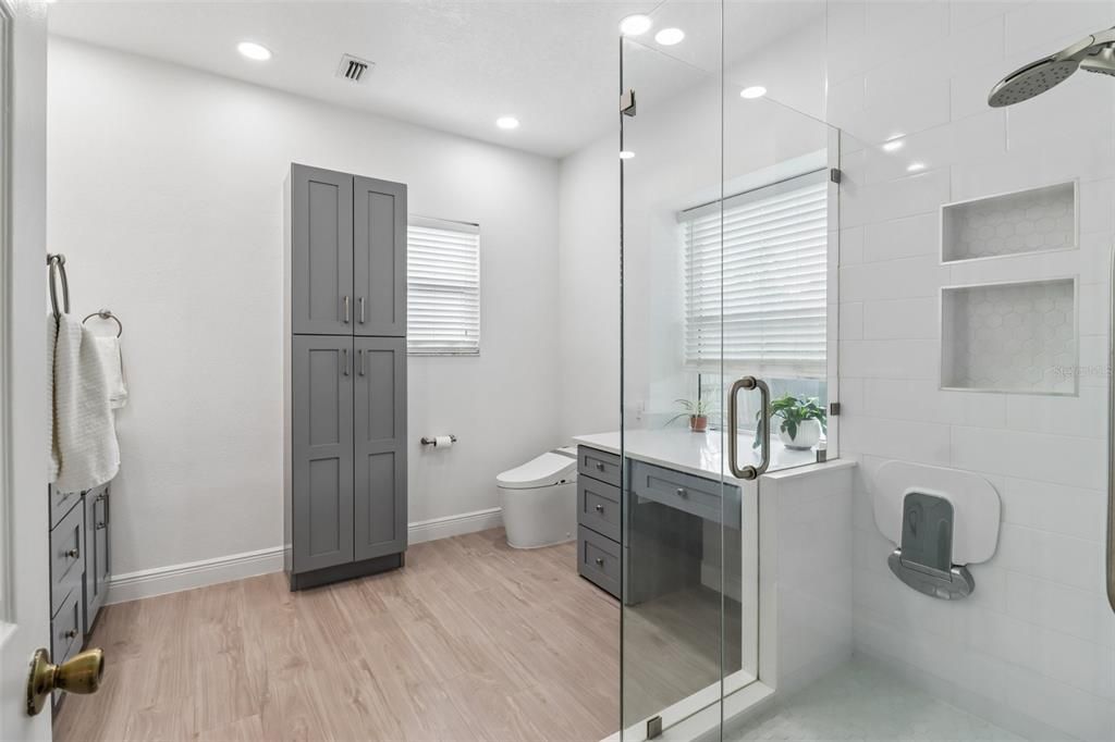 For Sale: $450,000 (3 beds, 2 baths, 1690 Square Feet)