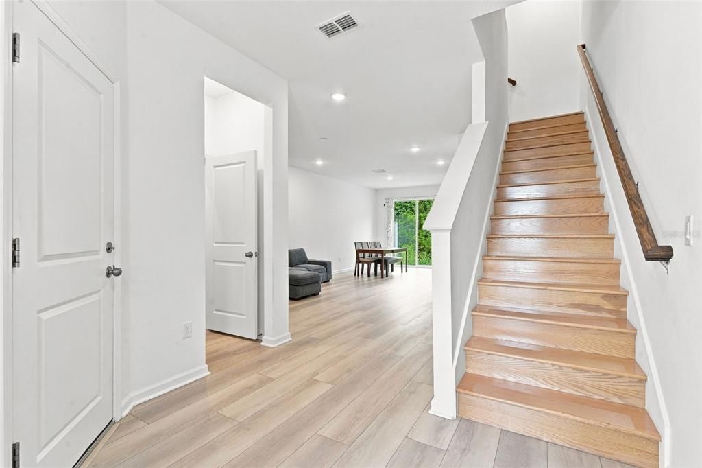 For Rent: $2,400 (3 beds, 2 baths, 1559 Square Feet)