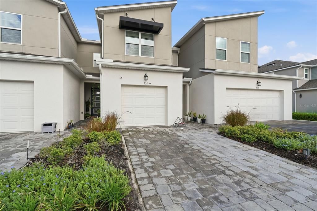 For Rent: $2,400 (3 beds, 2 baths, 1559 Square Feet)