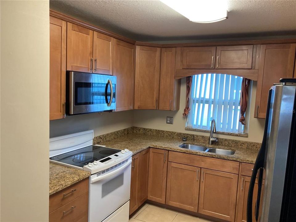 For Rent: $2,500 (2 beds, 2 baths, 1135 Square Feet)