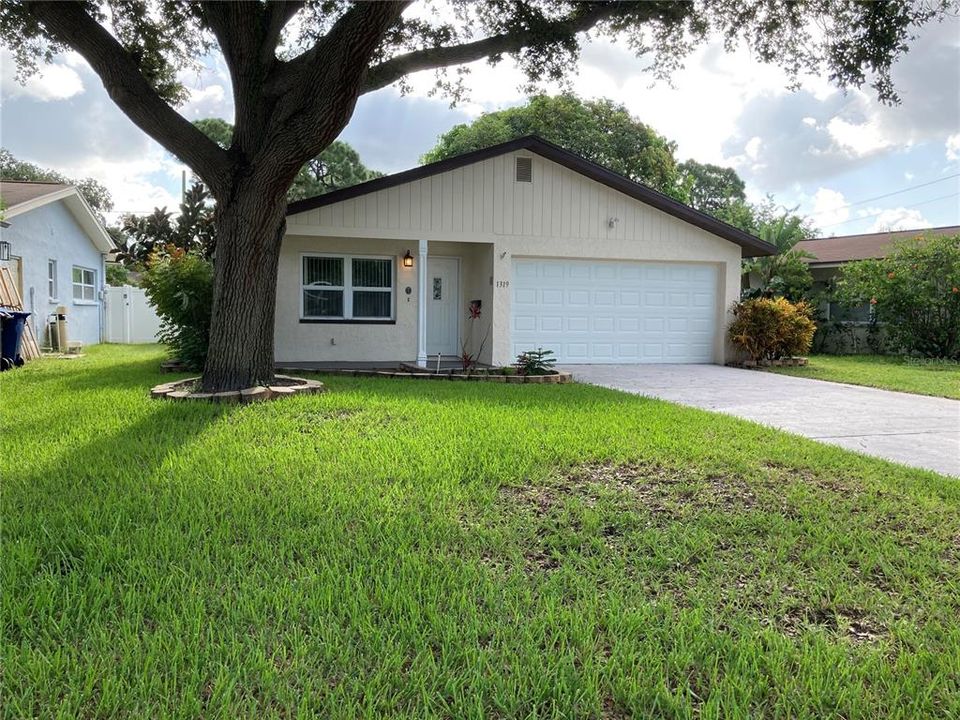 For Rent: $2,500 (2 beds, 2 baths, 1135 Square Feet)