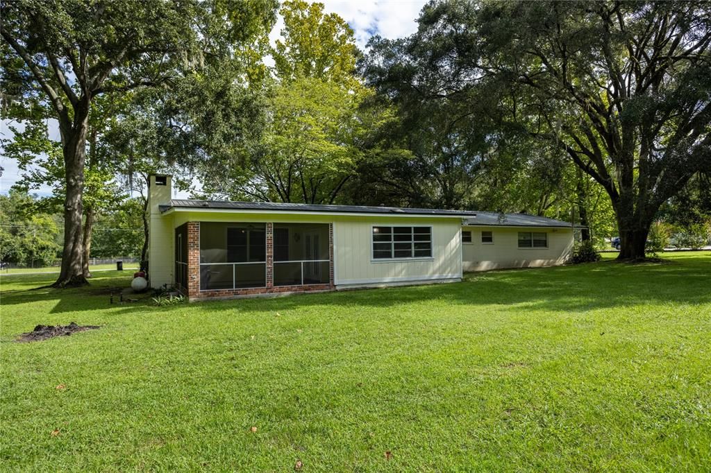 En Venta: $349,000 (4 camas, 2 baños, 2280 Pies cuadrados)