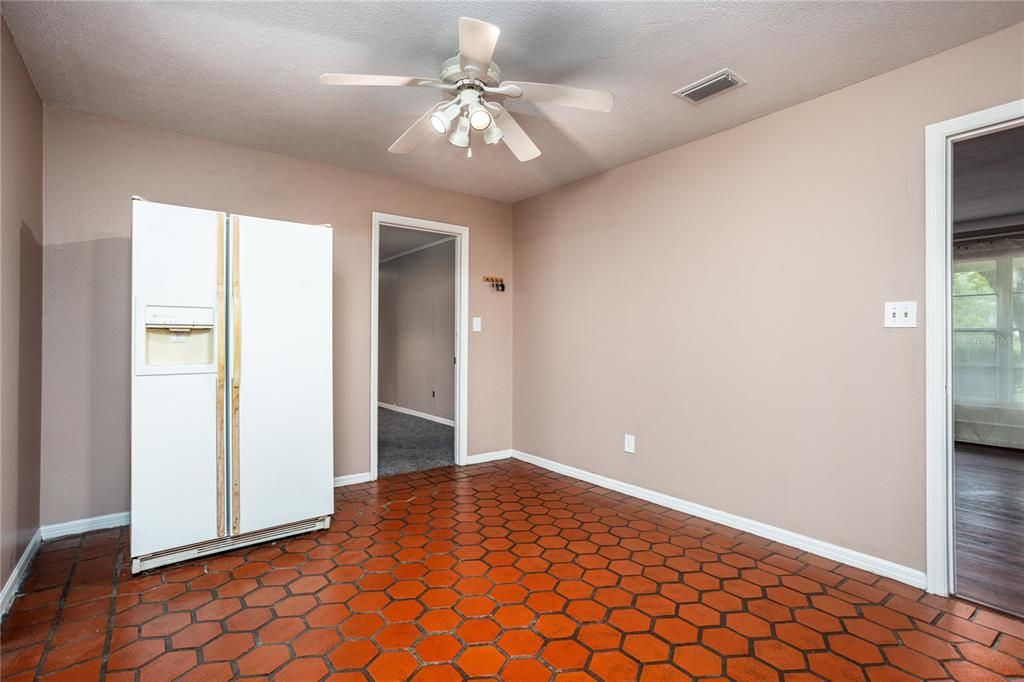 En Venta: $349,000 (4 camas, 2 baños, 2280 Pies cuadrados)