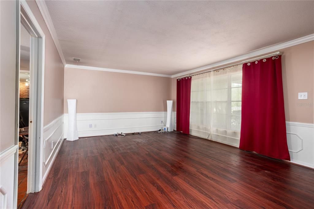 En Venta: $349,000 (4 camas, 2 baños, 2280 Pies cuadrados)