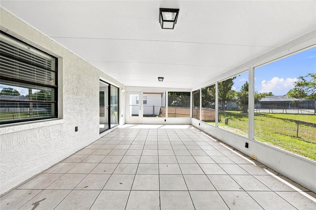 For Sale: $295,000 (3 beds, 2 baths, 1595 Square Feet)