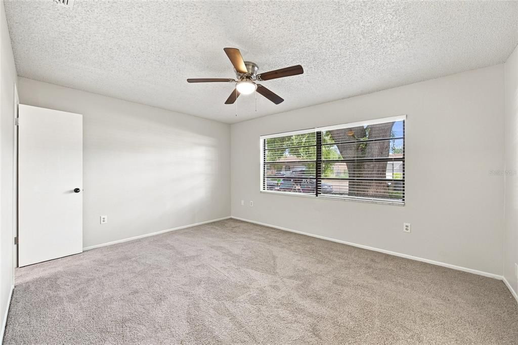 For Sale: $295,000 (3 beds, 2 baths, 1595 Square Feet)