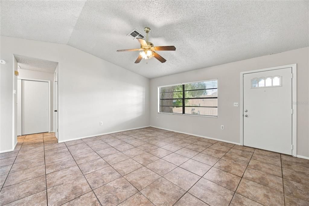 For Sale: $295,000 (3 beds, 2 baths, 1595 Square Feet)
