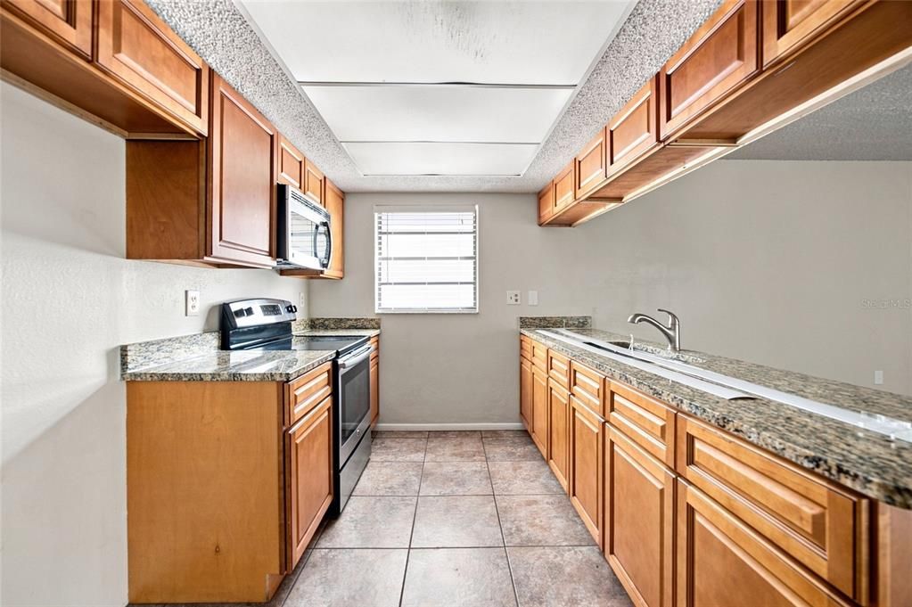 For Sale: $295,000 (3 beds, 2 baths, 1595 Square Feet)