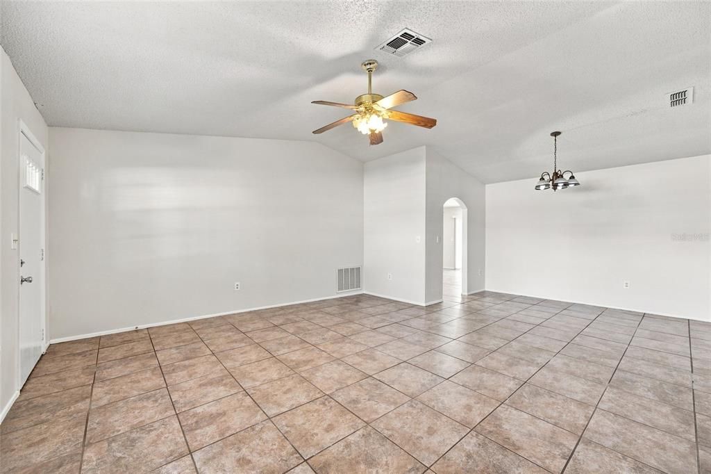 For Sale: $295,000 (3 beds, 2 baths, 1595 Square Feet)