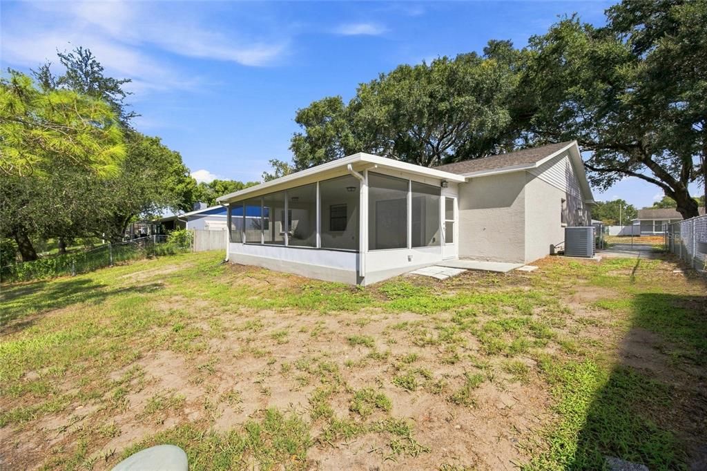 For Sale: $295,000 (3 beds, 2 baths, 1595 Square Feet)