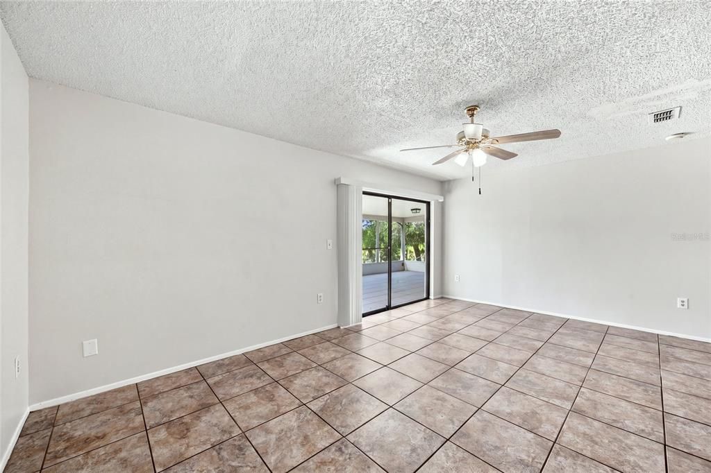 For Sale: $295,000 (3 beds, 2 baths, 1595 Square Feet)