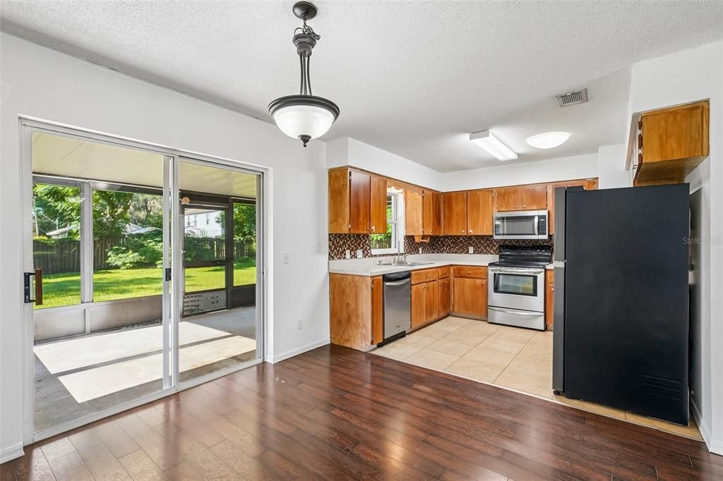 En Venta: $245,000 (3 camas, 2 baños, 1118 Pies cuadrados)