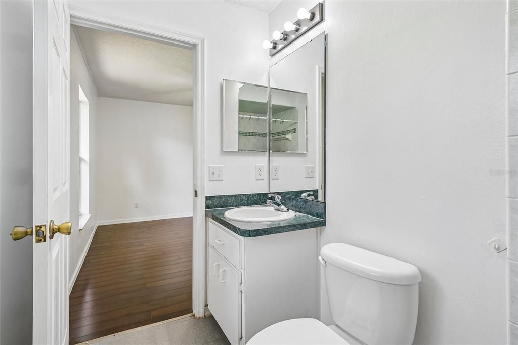 En Venta: $245,000 (3 camas, 2 baños, 1118 Pies cuadrados)