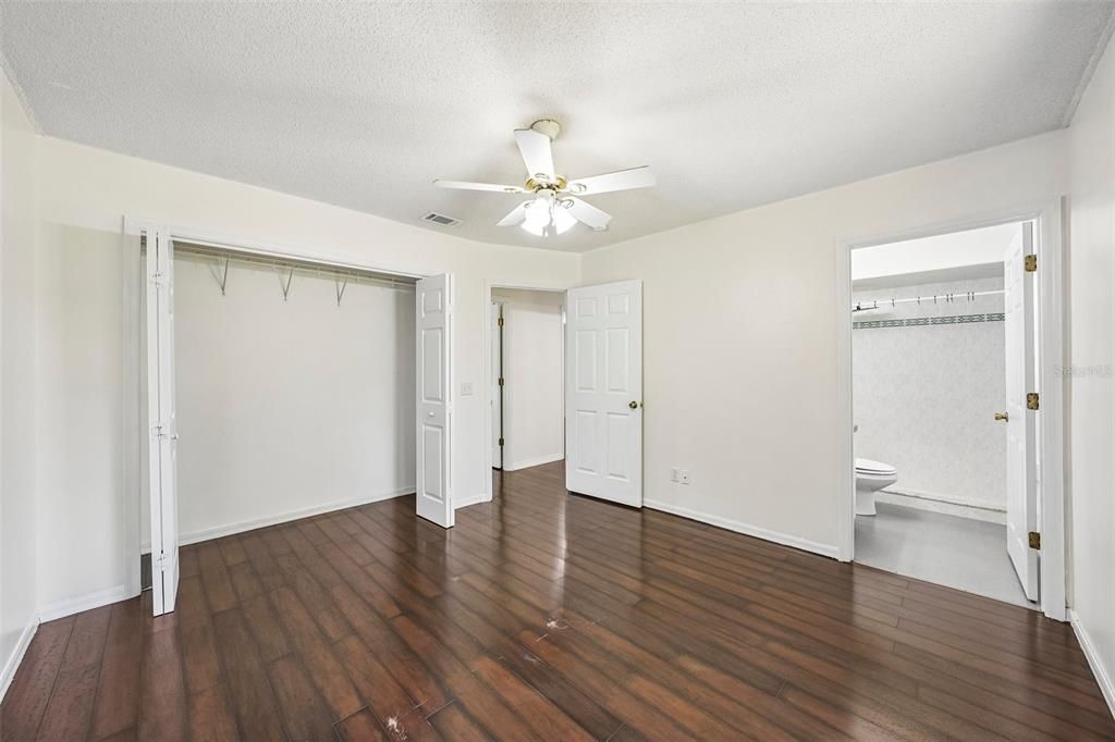 En Venta: $245,000 (3 camas, 2 baños, 1118 Pies cuadrados)