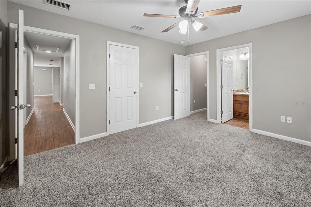 For Sale: $409,000 (6 beds, 0 baths, 2844 Square Feet)