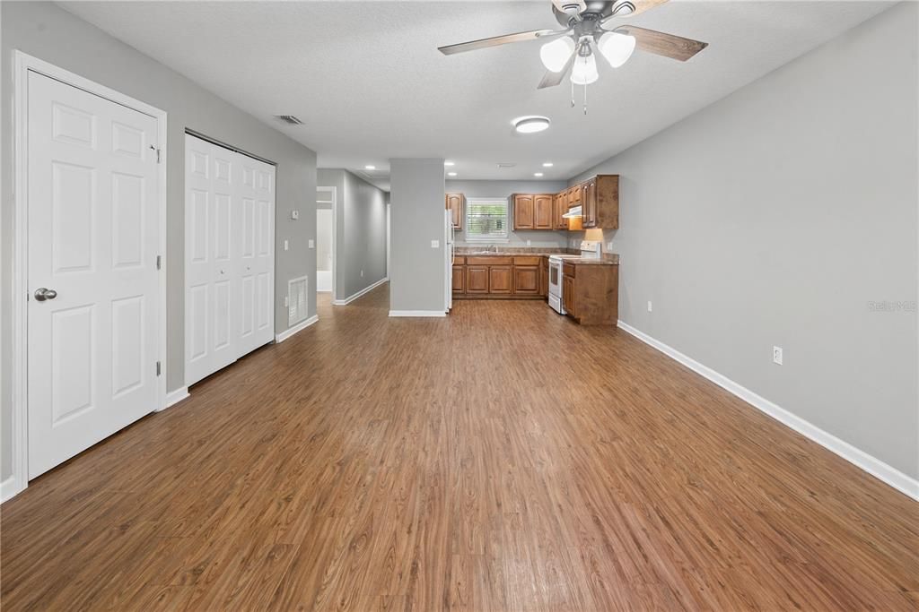 For Sale: $409,000 (6 beds, 0 baths, 2844 Square Feet)