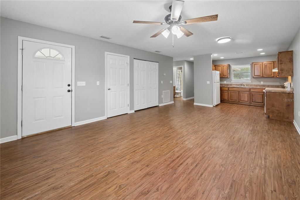 For Sale: $409,000 (6 beds, 0 baths, 2844 Square Feet)