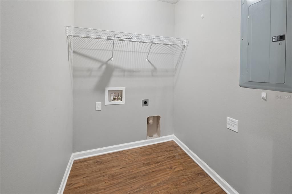 For Sale: $409,000 (6 beds, 0 baths, 2844 Square Feet)