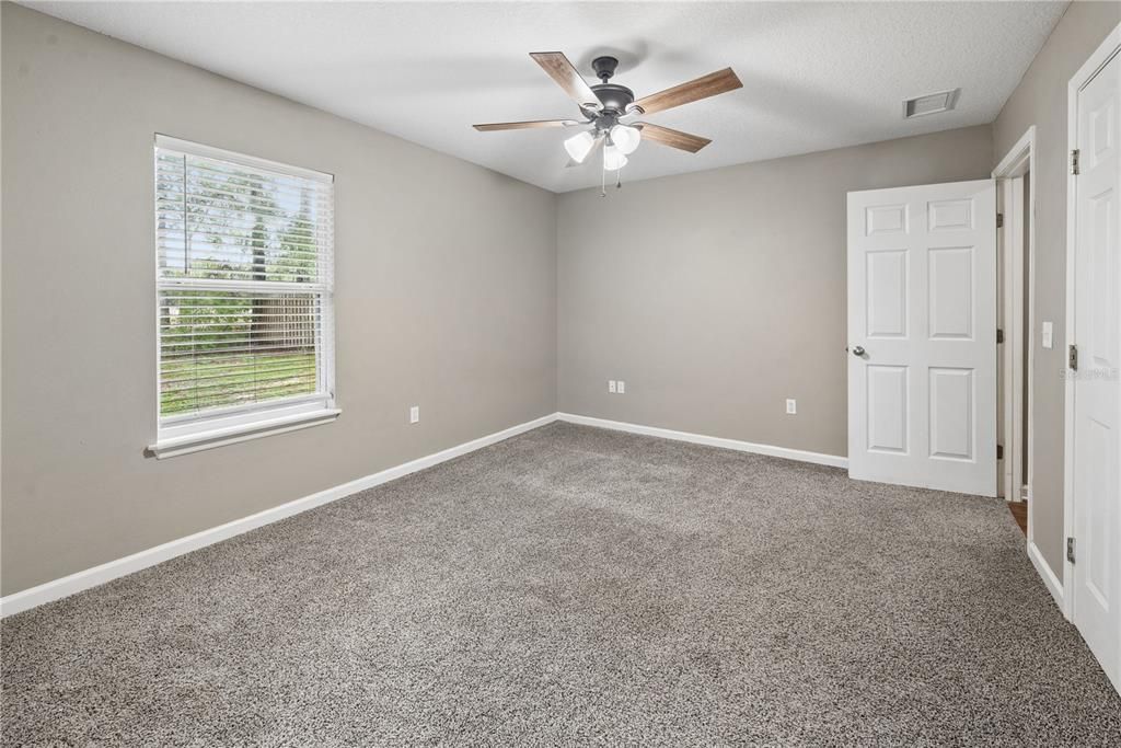 For Sale: $409,000 (6 beds, 0 baths, 2844 Square Feet)