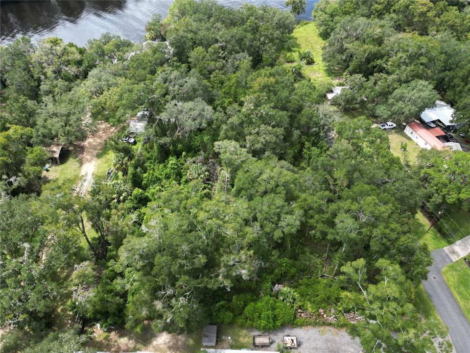 На продажу: $42,000 (1.21 acres)