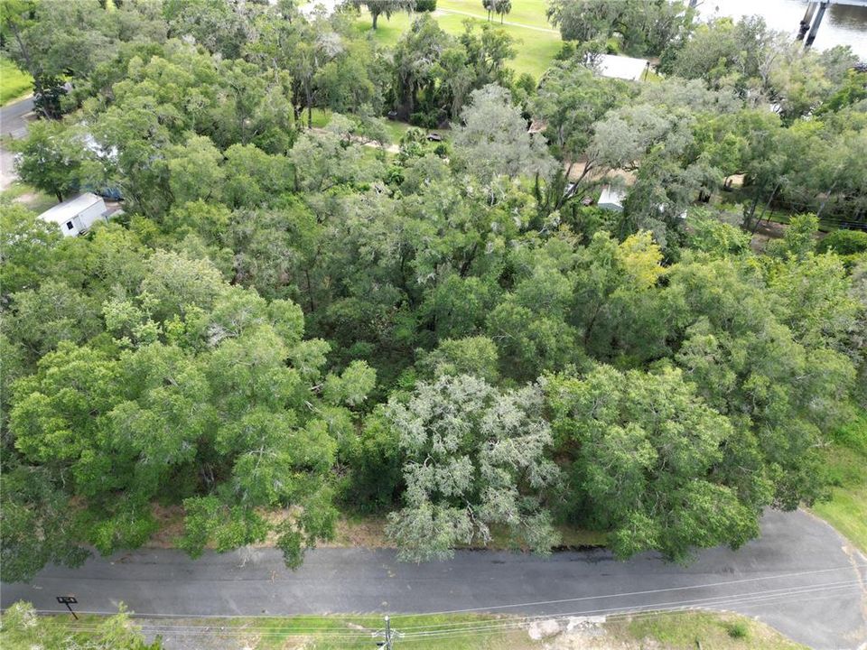На продажу: $42,000 (1.21 acres)