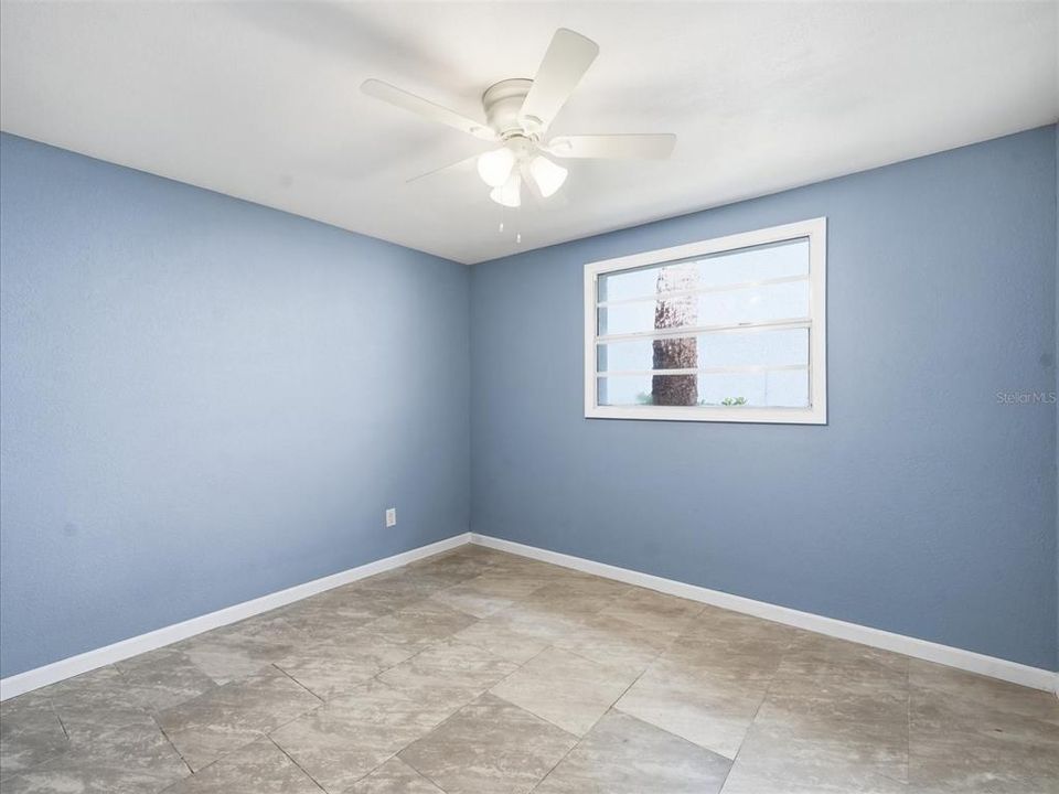For Sale: $325,000 (4 beds, 1 baths, 1216 Square Feet)