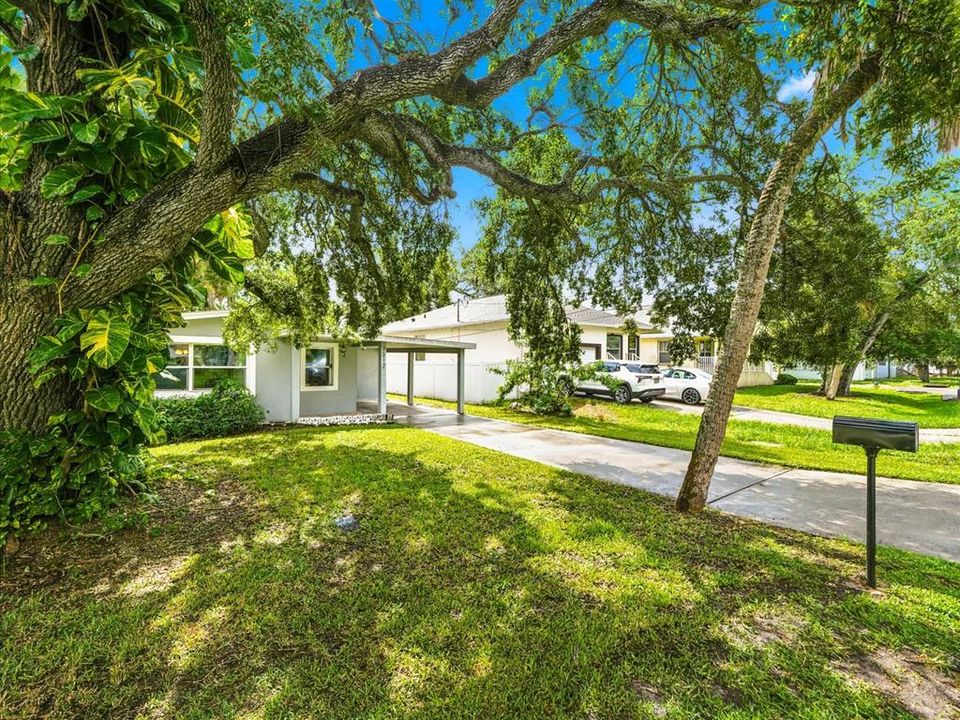 For Sale: $325,000 (4 beds, 1 baths, 1216 Square Feet)