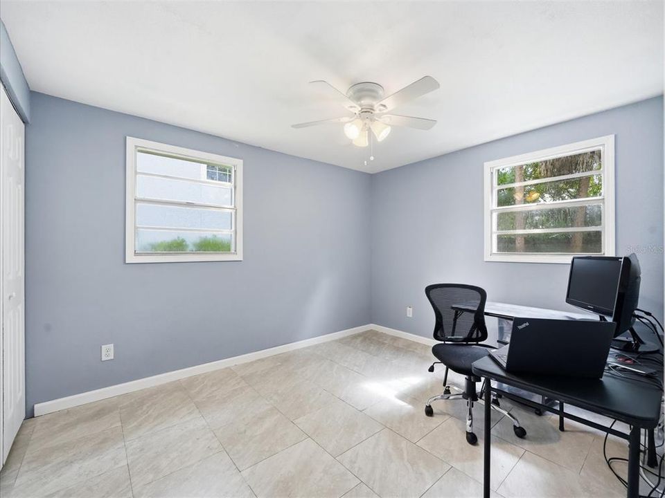 For Sale: $325,000 (4 beds, 1 baths, 1216 Square Feet)
