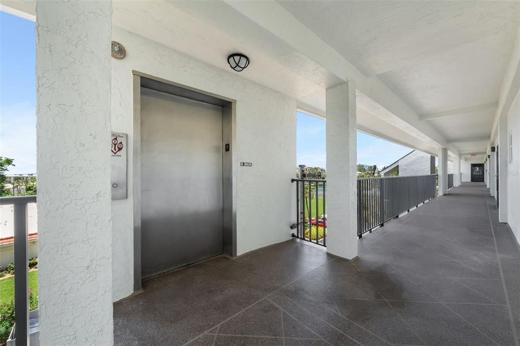 For Sale: $799,999 (2 beds, 2 baths, 1312 Square Feet)