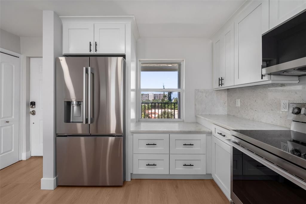 For Sale: $799,999 (2 beds, 2 baths, 1312 Square Feet)