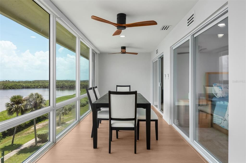 For Sale: $799,999 (2 beds, 2 baths, 1312 Square Feet)