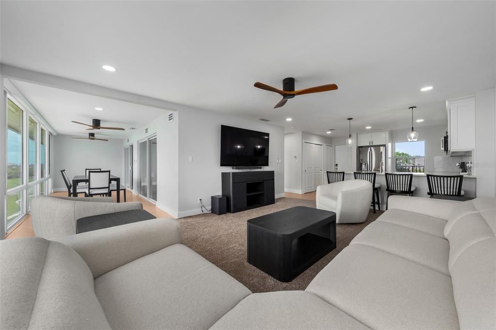 For Sale: $799,999 (2 beds, 2 baths, 1312 Square Feet)