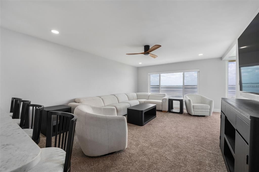 For Sale: $799,999 (2 beds, 2 baths, 1312 Square Feet)