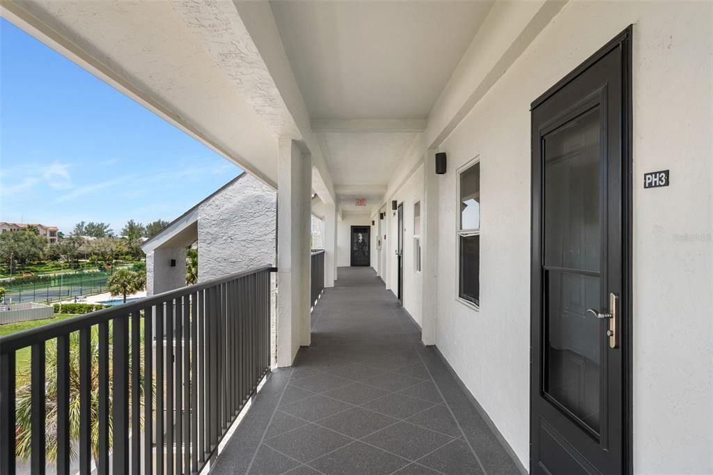 For Sale: $799,999 (2 beds, 2 baths, 1312 Square Feet)