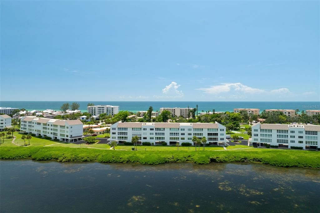 For Sale: $799,999 (2 beds, 2 baths, 1312 Square Feet)