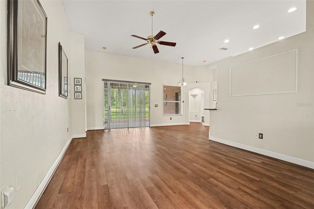 For Sale: $474,900 (4 beds, 2 baths, 2300 Square Feet)