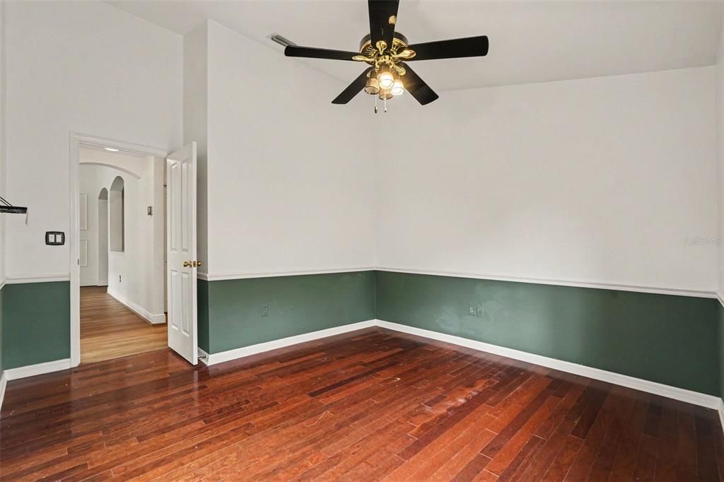 For Sale: $474,900 (4 beds, 2 baths, 2300 Square Feet)