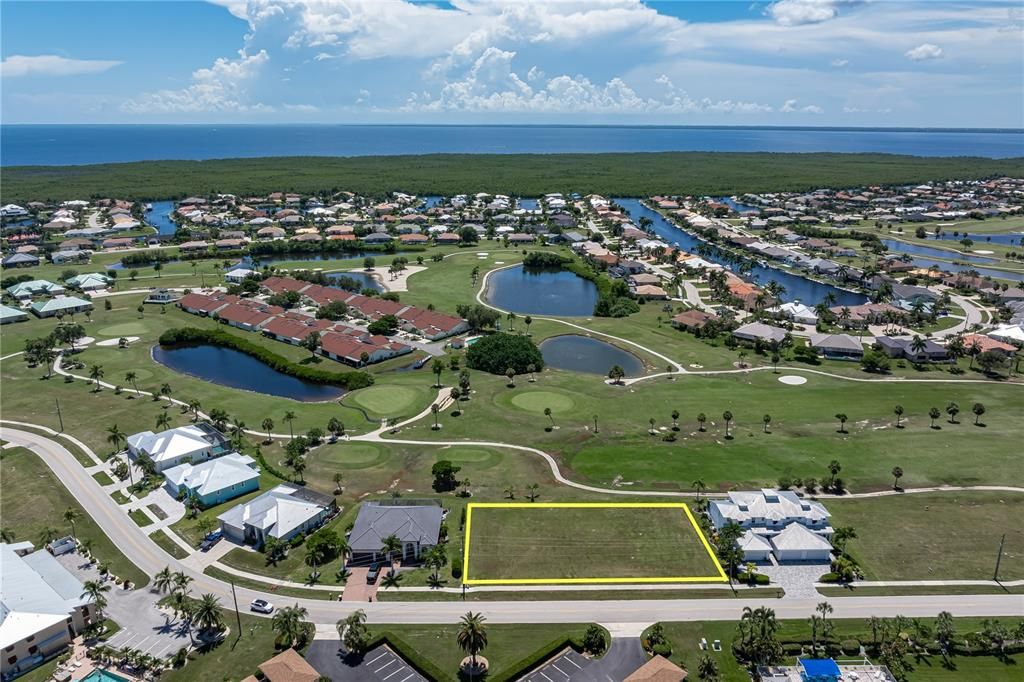 待售: $265,000 (0.52 acres)