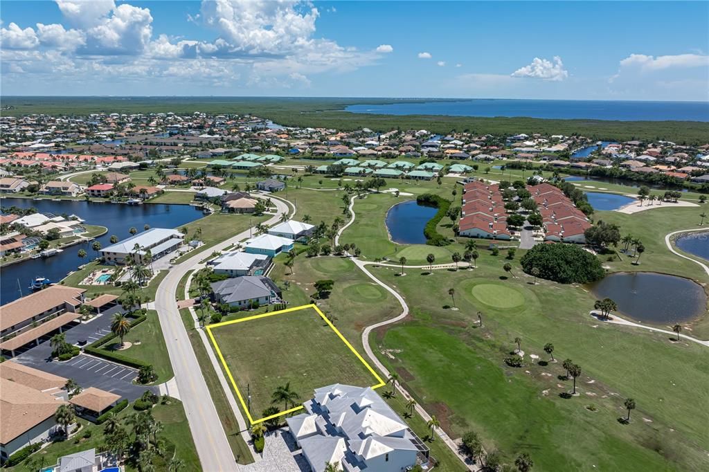 待售: $265,000 (0.52 acres)