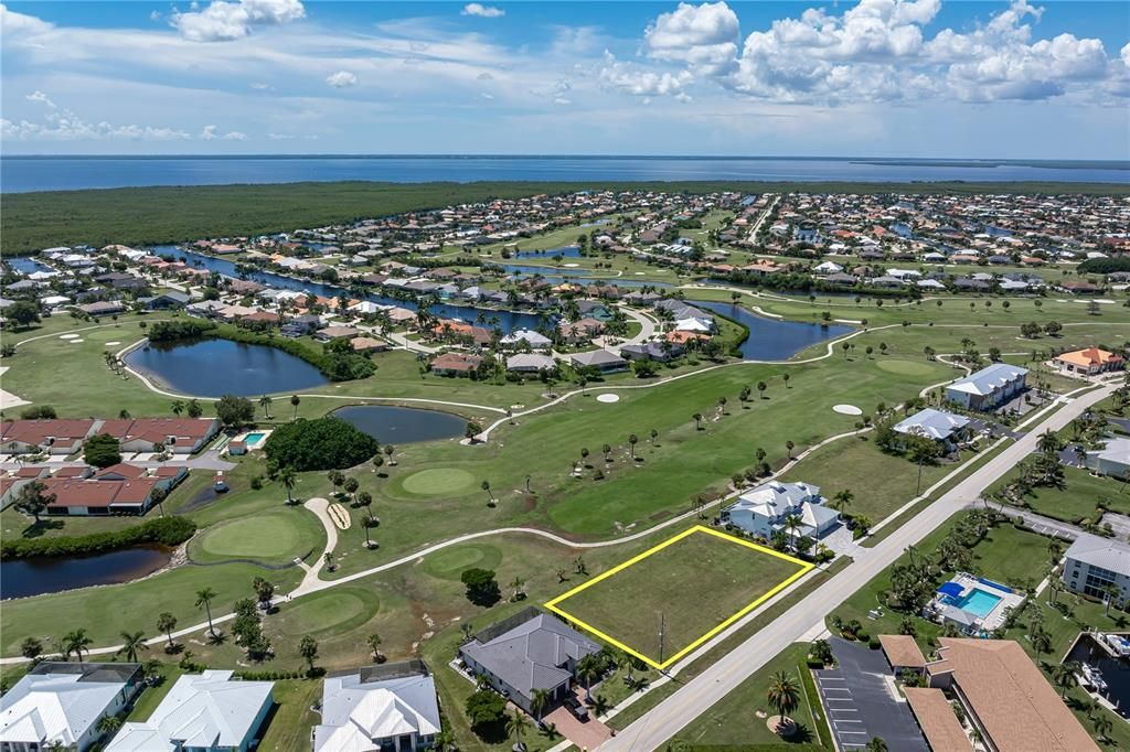 待售: $265,000 (0.52 acres)