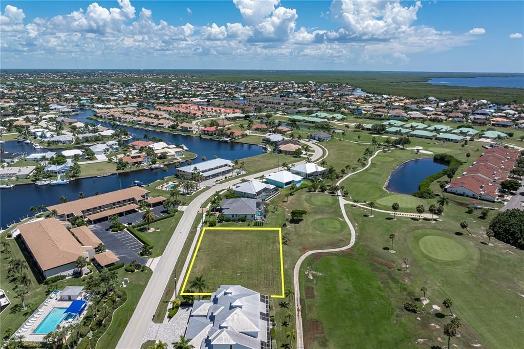 待售: $265,000 (0.52 acres)