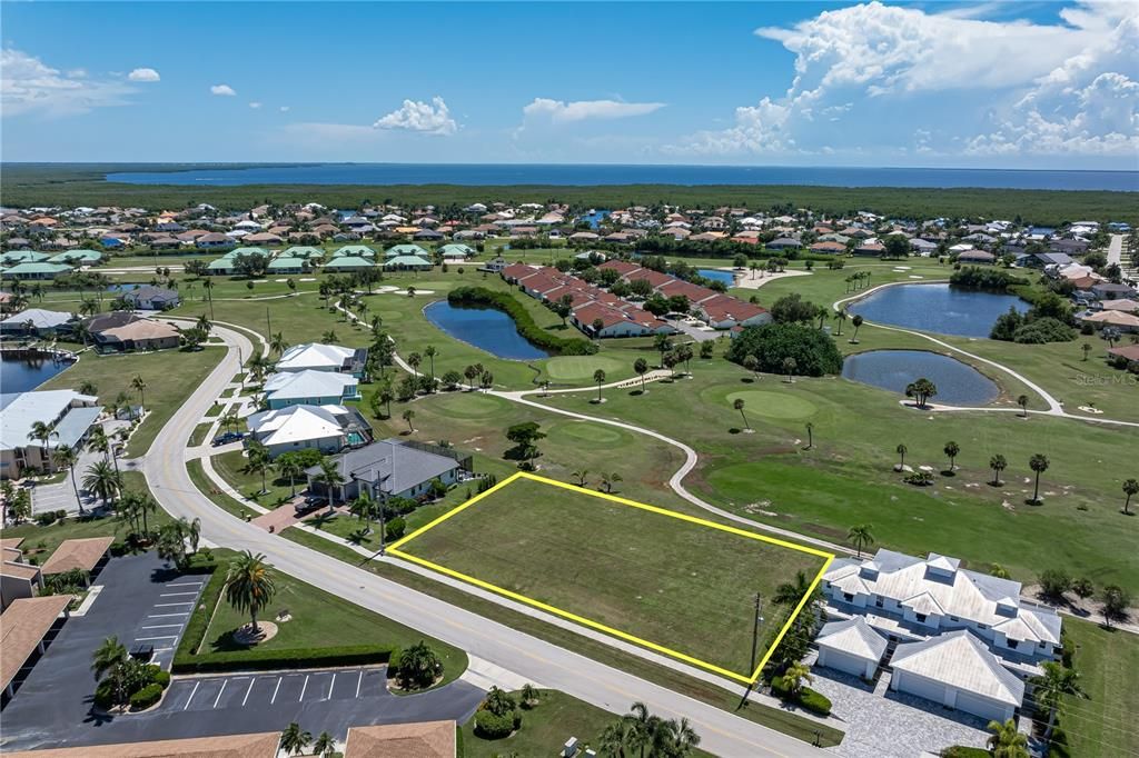 待售: $265,000 (0.52 acres)
