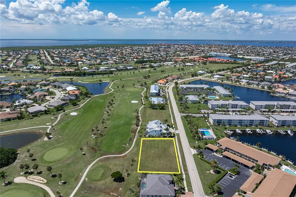 待售: $265,000 (0.52 acres)