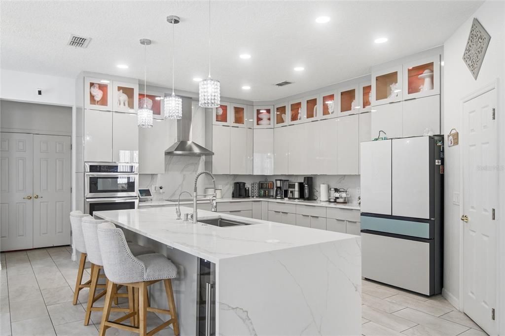 For Sale: $520,000 (4 beds, 3 baths, 2620 Square Feet)